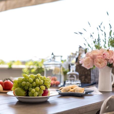 Velebis Superior Apartment - Luxurious One-Room Apartment With Jacuzzi - Prestigious Location By The Sea In The New City Center Of Znjan - Panoramic View Of The Sea And Islands - Free Garage Parking - Buralux Properties Spalato Esterno foto