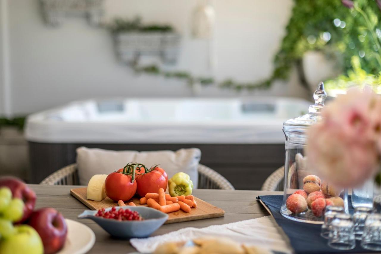 Velebis Superior Apartment - Luxurious One-Room Apartment With Jacuzzi - Prestigious Location By The Sea In The New City Center Of Znjan - Panoramic View Of The Sea And Islands - Free Garage Parking - Buralux Properties Spalato Esterno foto